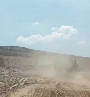 矿山道路喷洒前效果